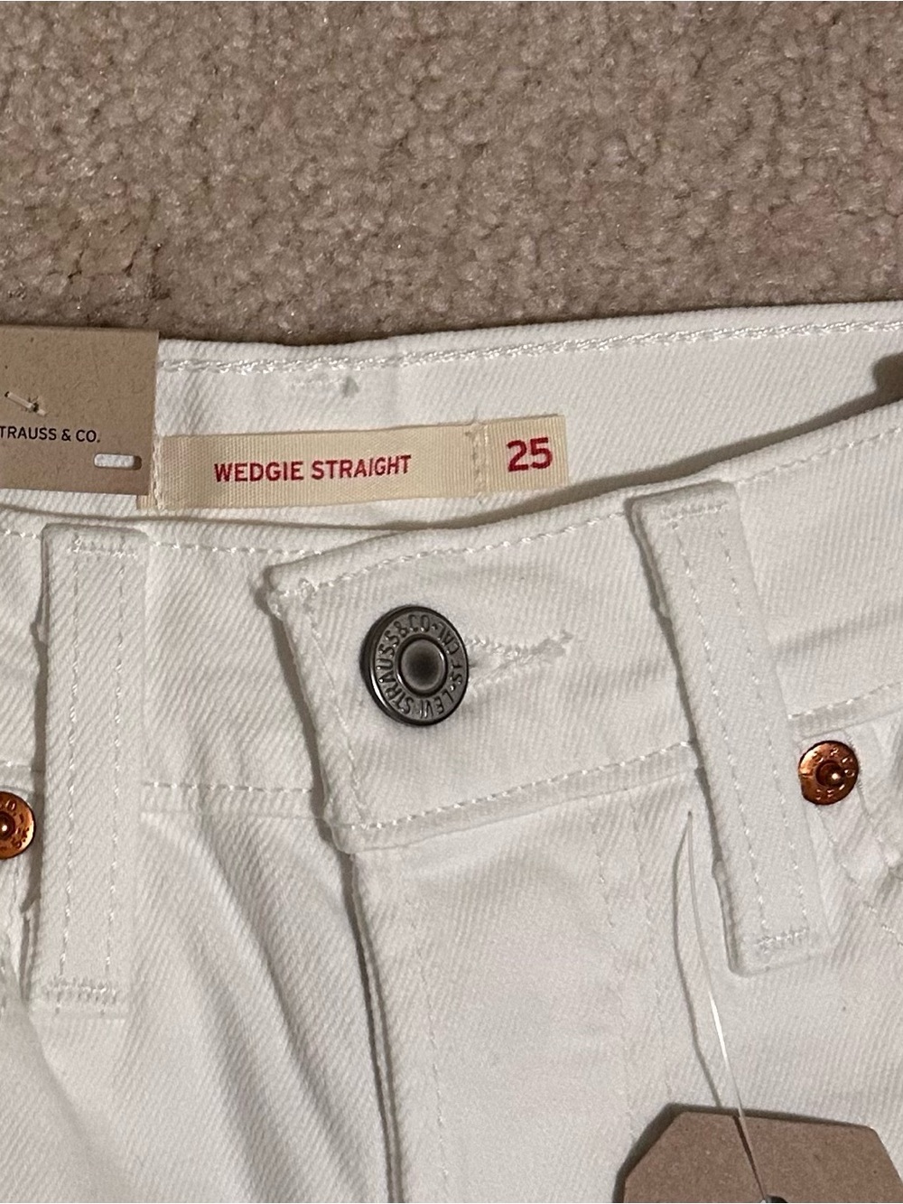 NWT Levi's Wedgie Straight Jeans - Size 25 x 28 - Naturally Good (White) - Picture 7 of 10